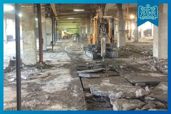 Демонтаж внутри зданий мини-техникой - фото 8